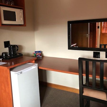 A La Martha'S Air-Port Guest House 포트엘리자베스 외부 사진