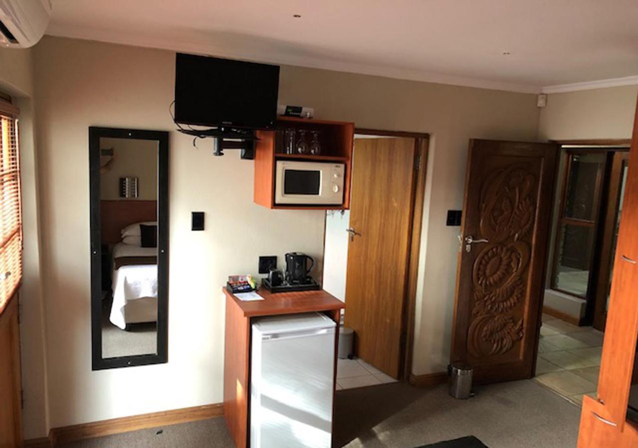 A La Martha'S Air-Port Guest House 포트엘리자베스 외부 사진