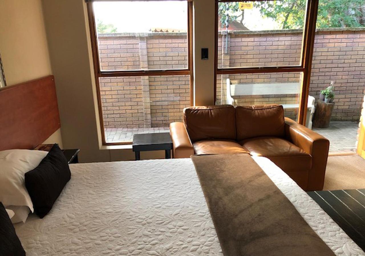 A La Martha'S Air-Port Guest House 포트엘리자베스 외부 사진