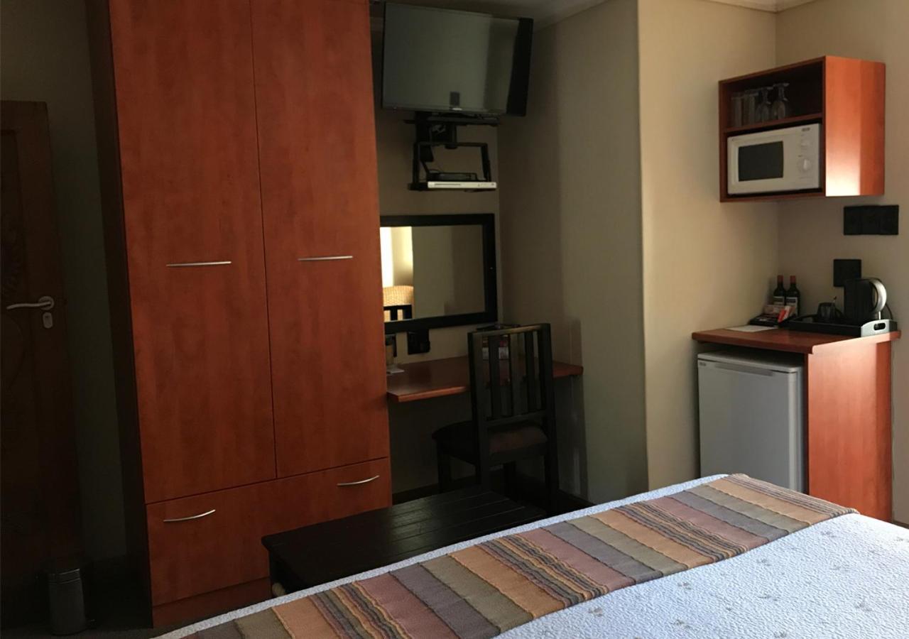A La Martha'S Air-Port Guest House 포트엘리자베스 외부 사진