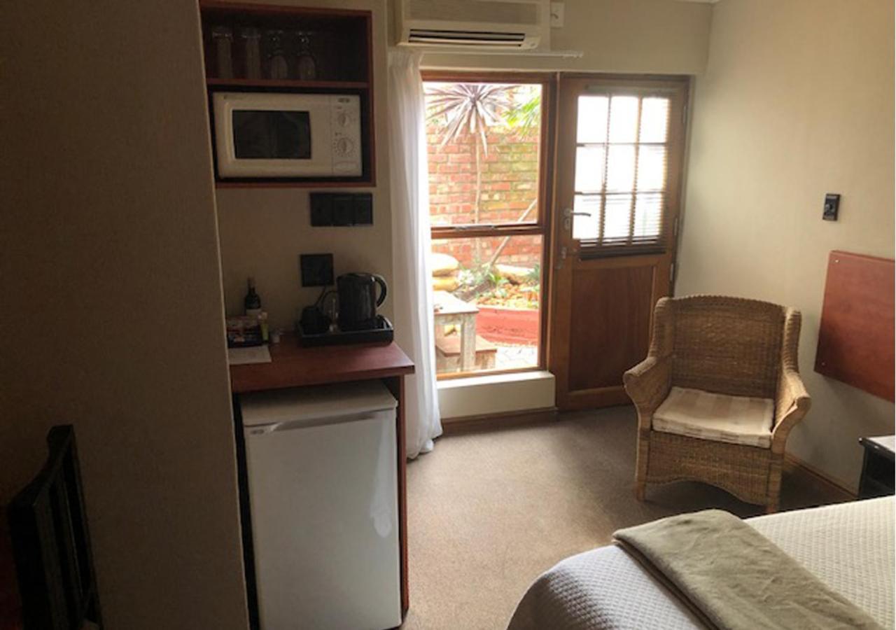 A La Martha'S Air-Port Guest House 포트엘리자베스 외부 사진