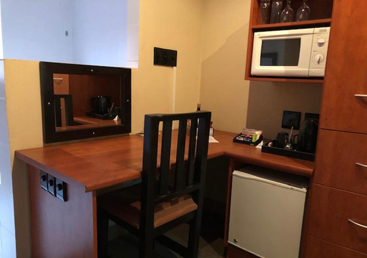 A La Martha'S Air-Port Guest House 포트엘리자베스 외부 사진