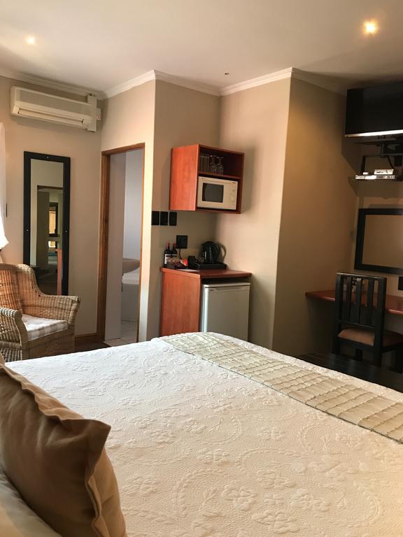 A La Martha'S Air-Port Guest House 포트엘리자베스 외부 사진